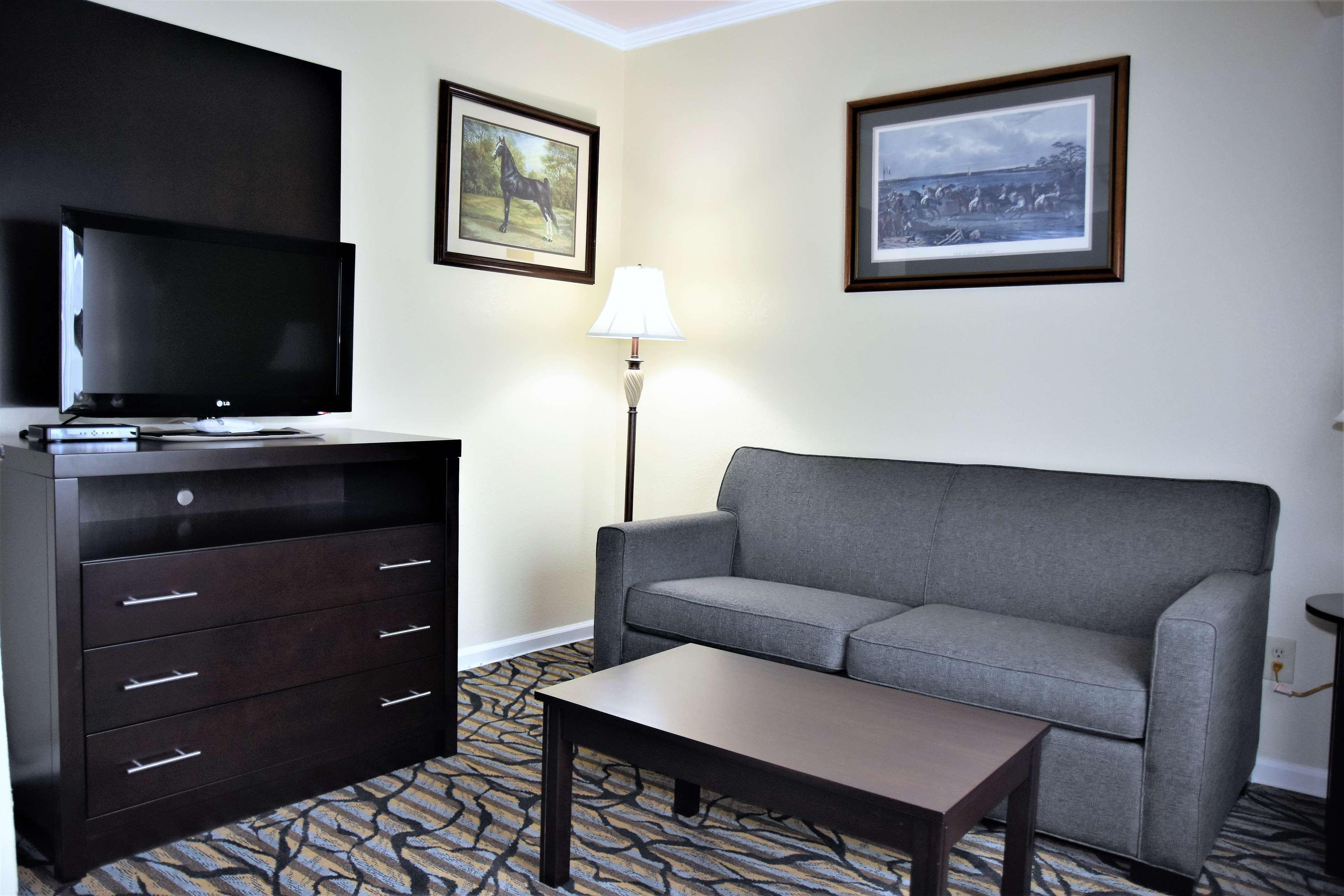 Best Western Spring Hill Inn & Suites Exterior foto